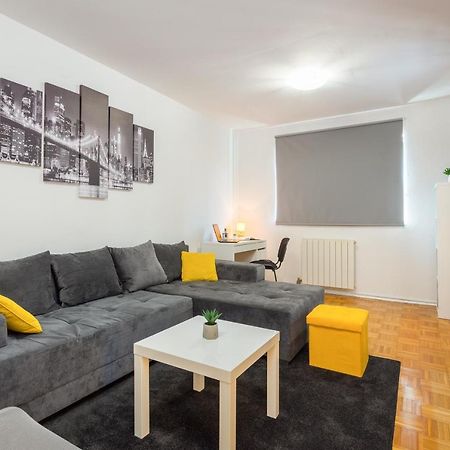 Laveruda Apartment With Balcony And Free Parking Pola Esterno foto