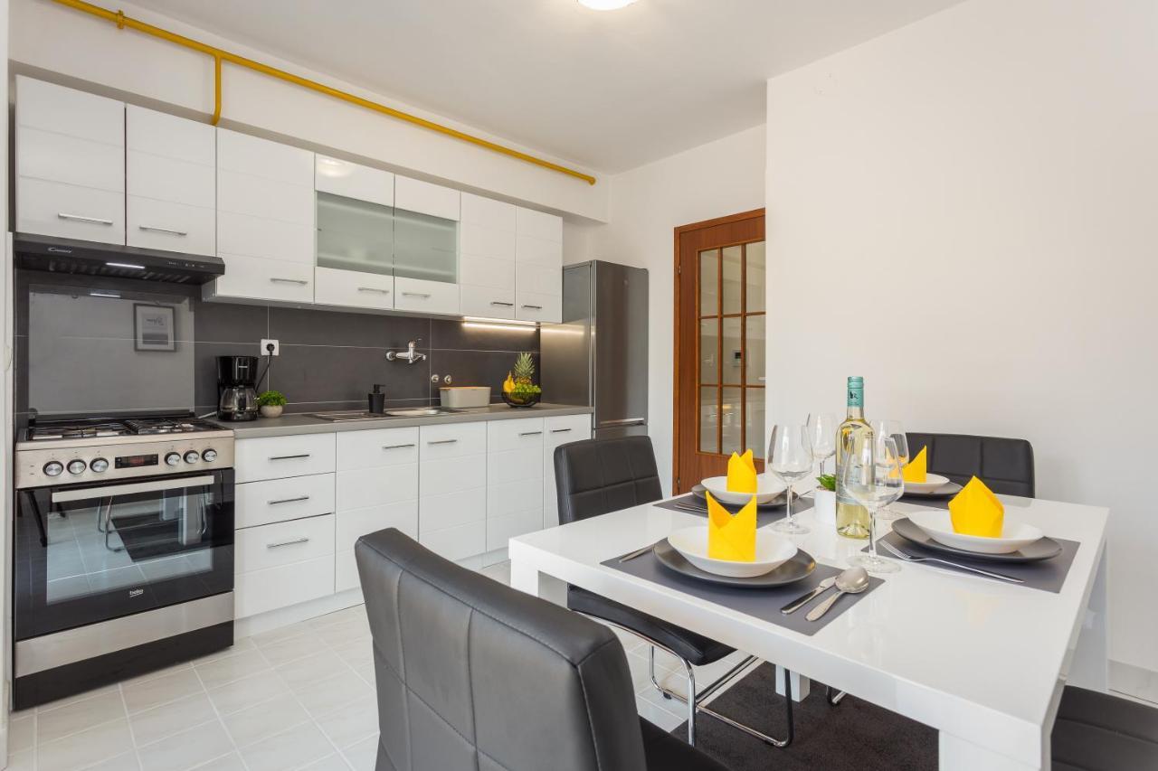 Laveruda Apartment With Balcony And Free Parking Pola Esterno foto