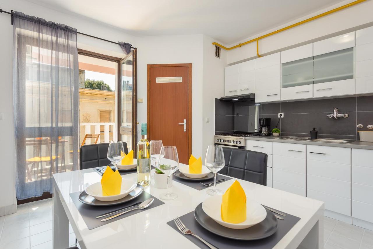 Laveruda Apartment With Balcony And Free Parking Pola Esterno foto