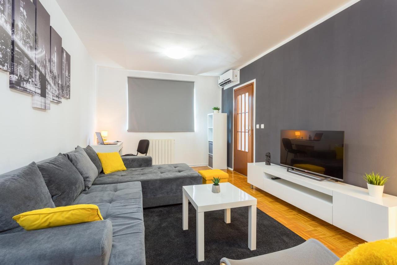 Laveruda Apartment With Balcony And Free Parking Pola Esterno foto