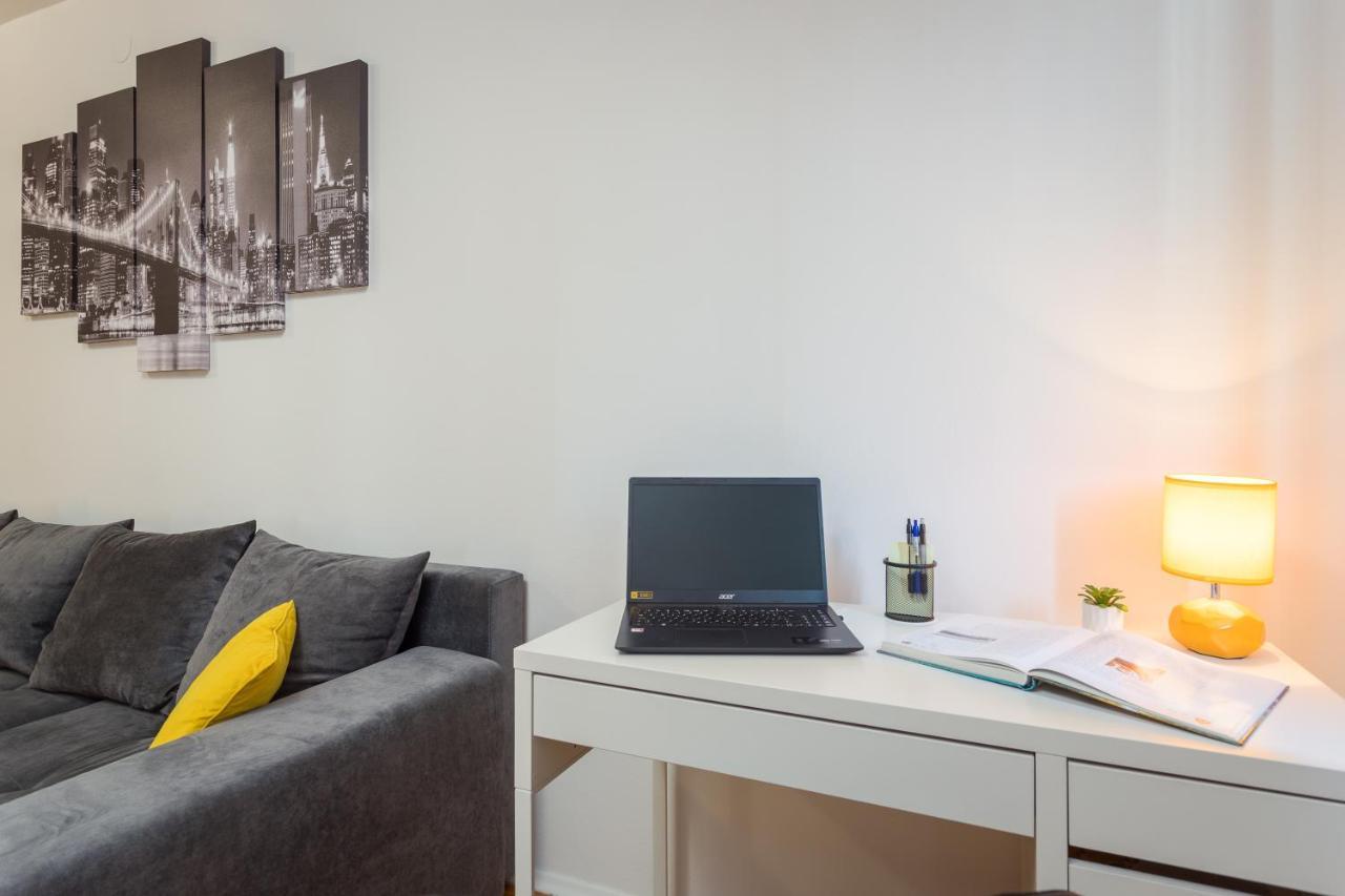 Laveruda Apartment With Balcony And Free Parking Pola Esterno foto